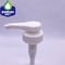 Pompe cosmétique blanche de lotion pour le shampooing de corps 38/400 dosage 4cc